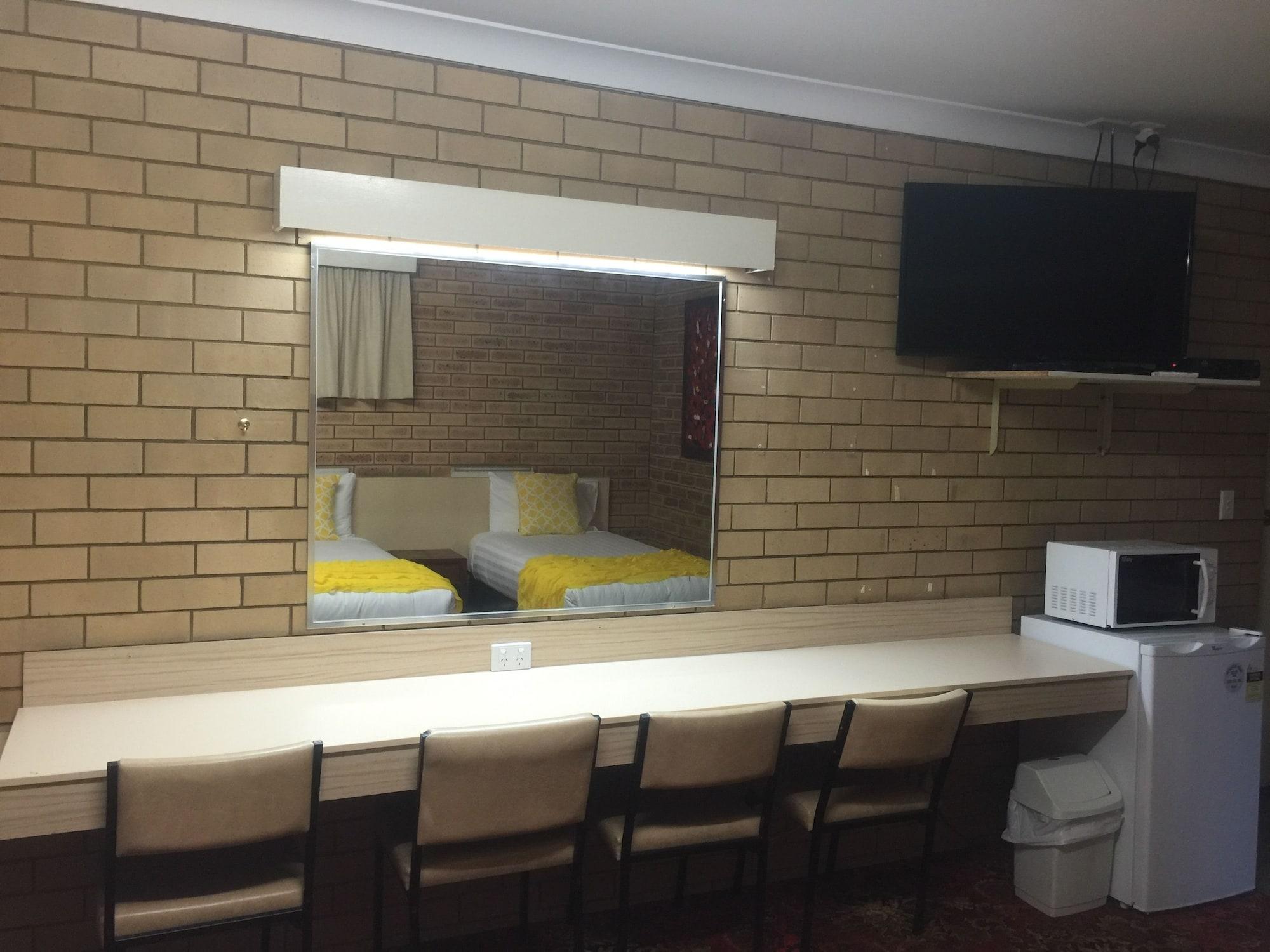 Blue Violet Motor Inn Toowoomba Ngoại thất bức ảnh