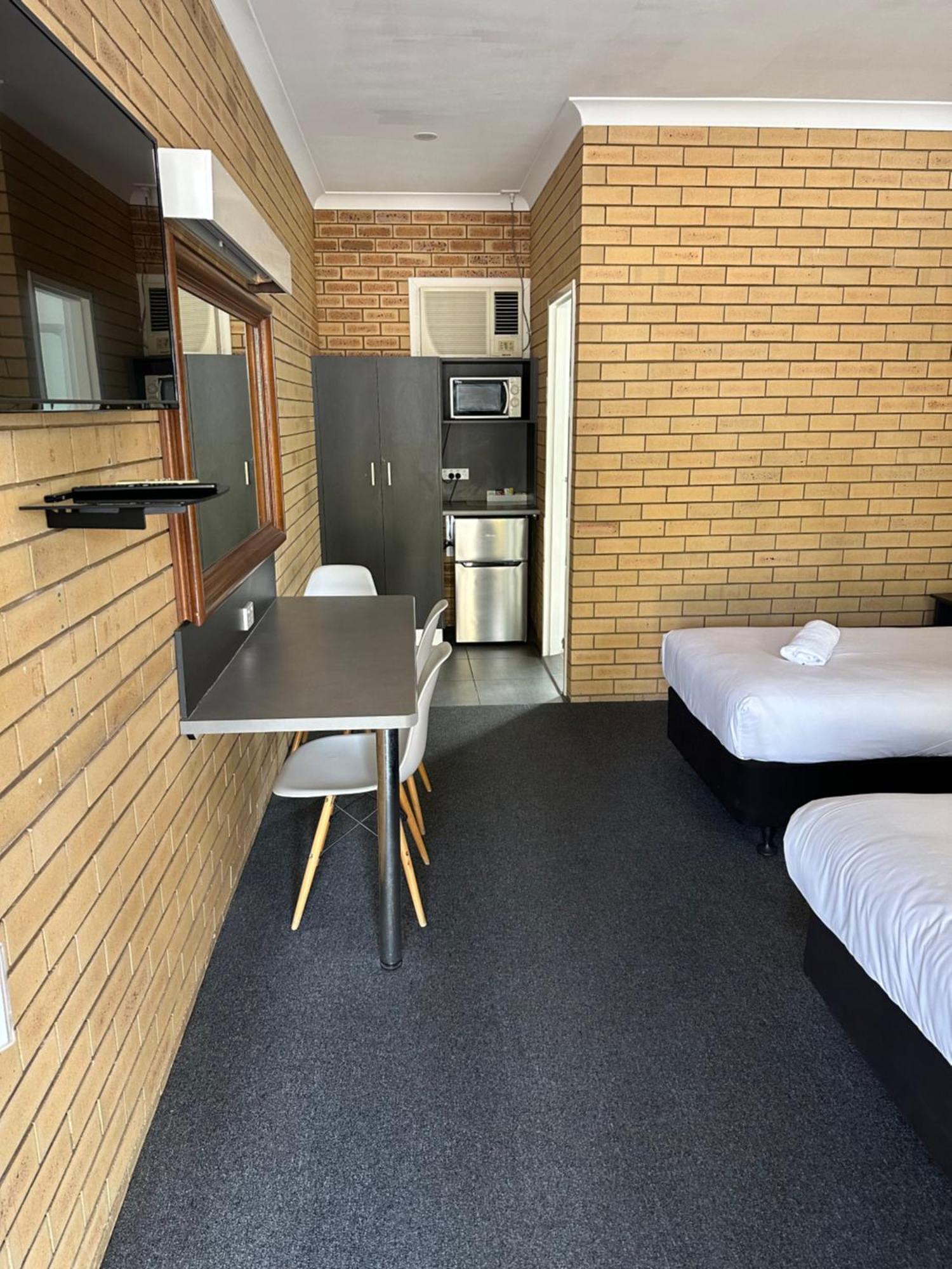 Blue Violet Motor Inn Toowoomba Ngoại thất bức ảnh