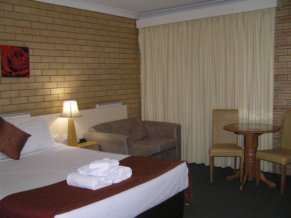 Blue Violet Motor Inn Toowoomba Ngoại thất bức ảnh