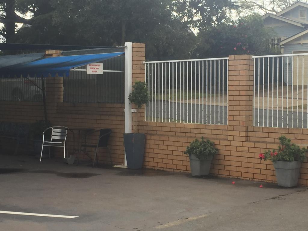 Blue Violet Motor Inn Toowoomba Ngoại thất bức ảnh