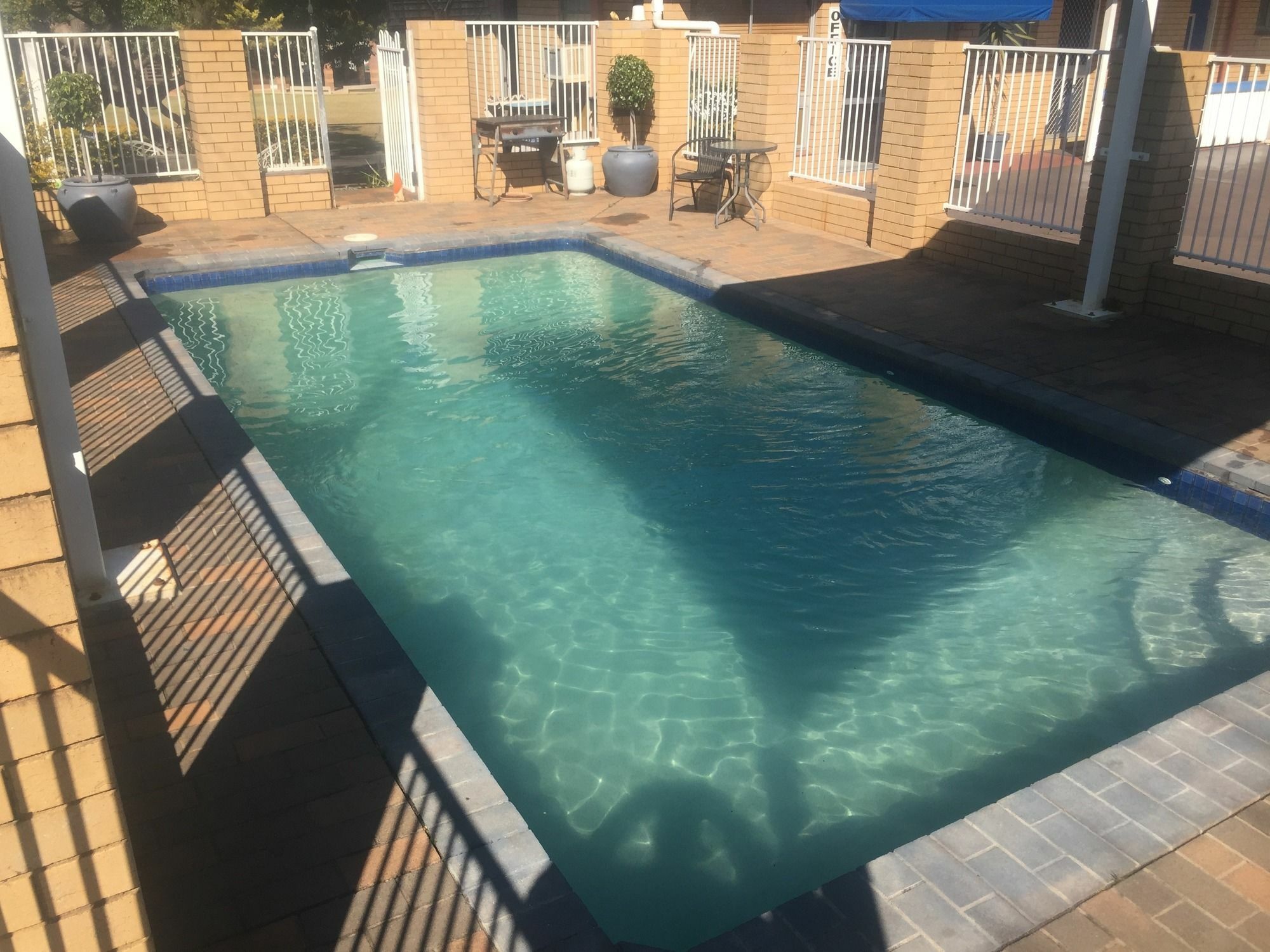 Blue Violet Motor Inn Toowoomba Ngoại thất bức ảnh